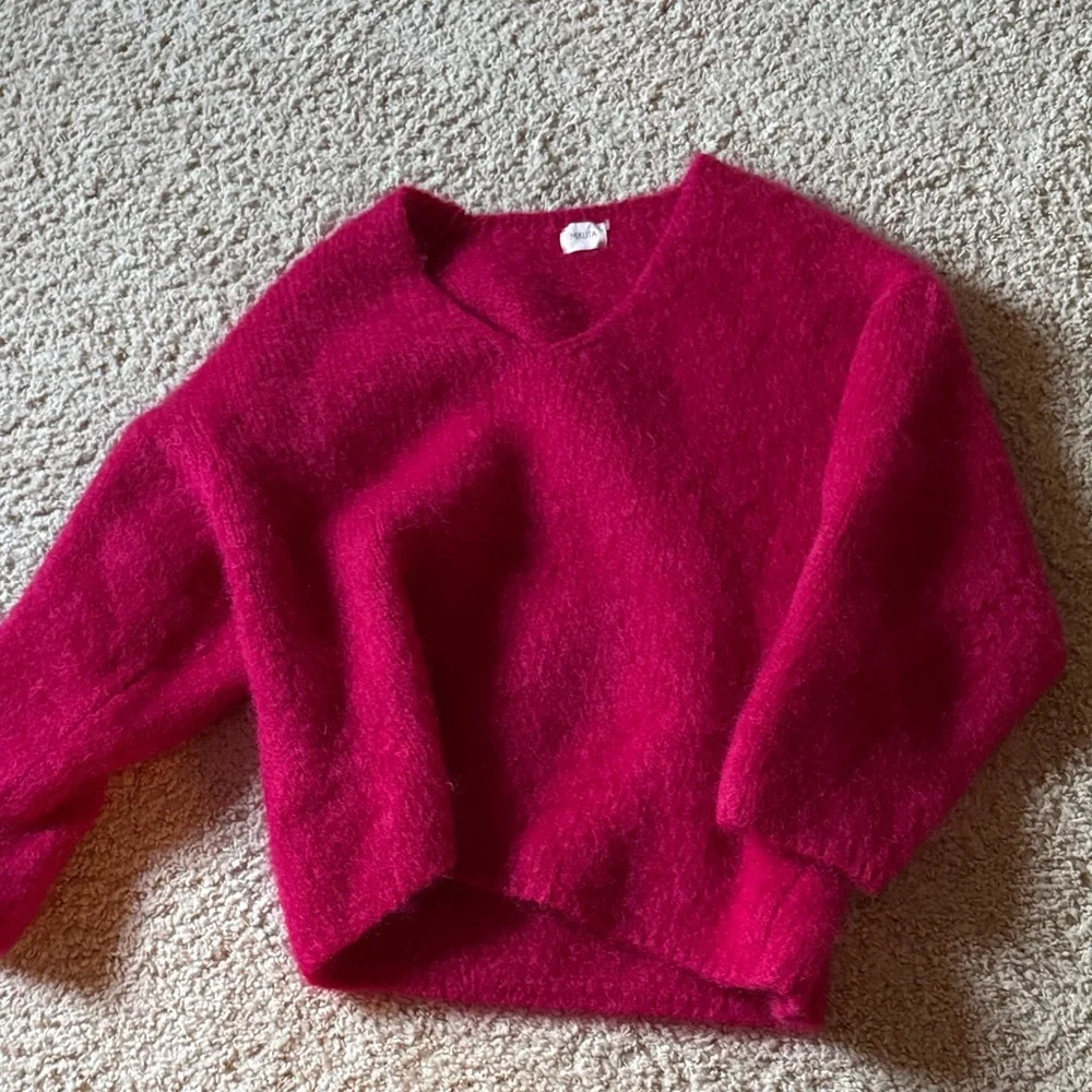 MIKUTA Mohair Blend Luxe Fuchsia V Neck - Picture 2 of 2